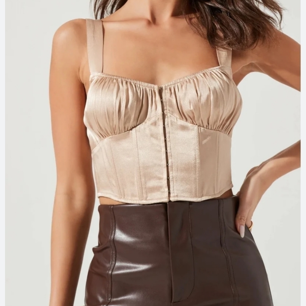 Astr the Label Larinna Bustier‎ Crop Top Small Sweetheart Neck Sleeveless Beige